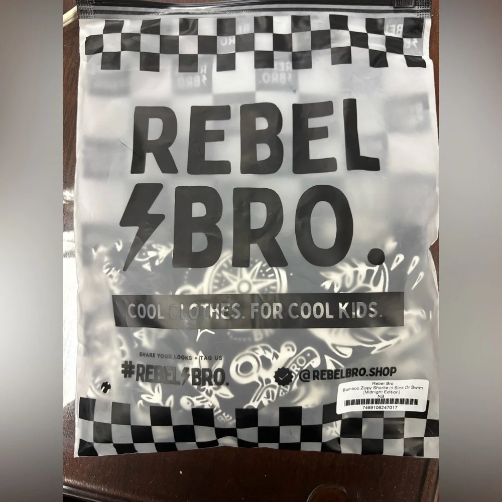 Rebel Bro Black and White Bamboo Zippy New Born Size. NEW WITH TAGS. - Picture 5 of 5